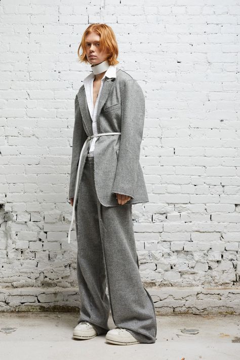 Pre Fall 2023, Cut Blazer, Tricot Fabric, Classic Trousers, Fall 2023, Fall Looks, Pre Fall, Wool Blazer, Grey Fashion