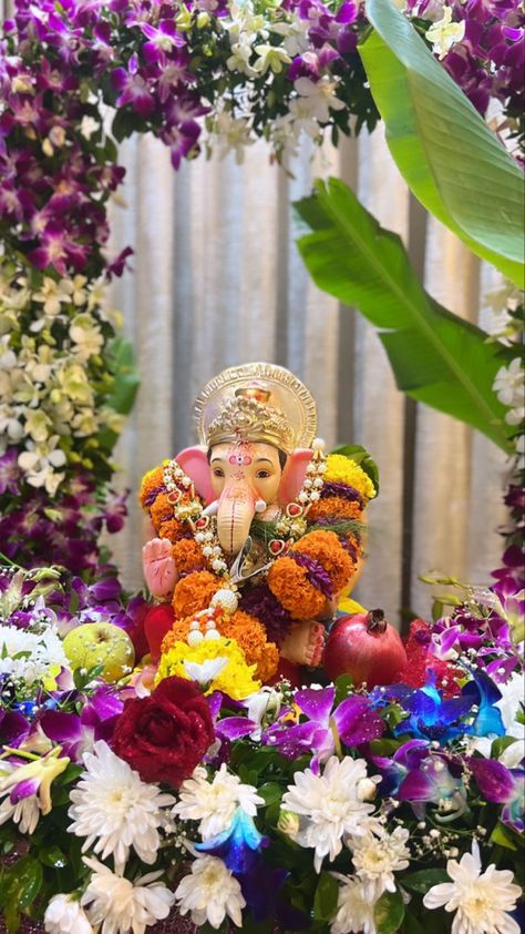 Ganesh Ji Aesthetic, Ganapati Aesthetic, Ganpati Decoration Theme, Arrow Tattoos For Women, Ganesh Pooja, Savage Wallpapers, Ganesh Chaturthi Decoration, Ganapati Bappa, Ganpati Bappa Wallpapers