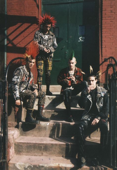 punks. Punk Guy, Punk Guys, Punk Subculture, Punk Love, 70s Punk, 80s Punk, Piskel Art, Punk Culture, Crust Punk