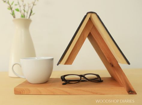 Simple DIY Book Holder Wood Book Holder Stand, Book Place Holder Diy, Triangle Book Holder Diy, Book Holder Wood, Nightstand Book Holder, Diy Wooden Bookends, Book Rest Diy, Diy Book Holder Stand, Cookbook Holder Diy