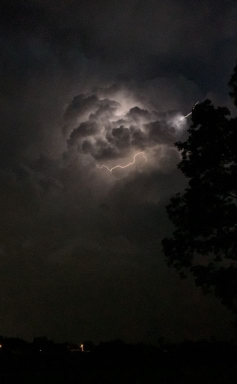 Thunder Clouds Aesthetic, Thunder And Rain Aesthetic, Black Weather Aesthetic, Thunderstorm At Night, Rainy Thunderstorms Aesthetic, Night Baarish Snap, Weather Asthetic Picture, Rain Asthetic Picture, Thunderstorm Aesthetic Dark