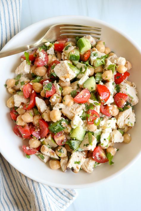 Herby Chopped Chicken and Chickpea Salad - Healthy Mama Kris Chickpea Chicken Salad Recipes, Chicken And Chickpea Salad, Chickpea And Chicken Recipes, Chicken And Chickpea Recipes, Chemo Meals, Chickpea Chicken Salad, Chickpea Chicken, Chicken Chickpea, Meal Prep Lunch