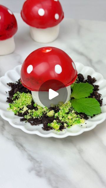 Strawberry Mushroom Cupcakes, Mushroom Brownies, Mushroom Cake Pops, Mushroom Cakes, Mushroom Cake Ideas, Mushroom Cupcakes, Dipped Berries, Jolly Ranchers Candy, Mushroom Cake