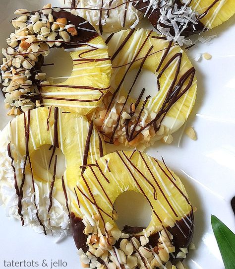 Chocolate Dipped Pineapple, Chocolate Covered Pineapple, Homemade Hot Chocolate Recipe, Chocolate Dipped Fruit, Grape Recipes, Pineapple Rings, Chocolate Covered Fruit, Hot Chocolate Recipe, Pineapple Recipes