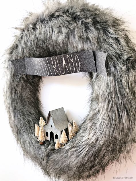 Winter Wonderland Fur Wreath Faux Fur Ornaments Diy, Faux Fur Crafts, Fur Wreath Christmas, Rabbit Pelt Projects, Fur Crafts, Fur Wreath, Diy Winter Wonderland, Inexpensive Wreaths, Winter Wreath Diy