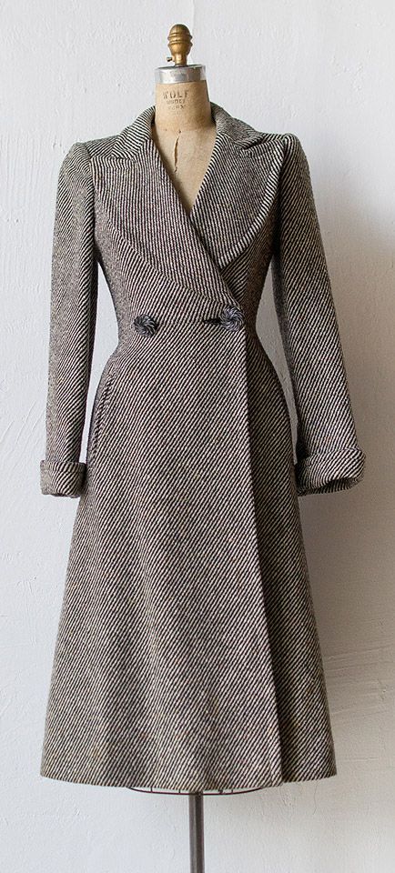 vintage 1940s princess coat by Adored Vintage | #vintage #1940s 40s Mode, Fashion 1940s, Princess Coat, Adored Vintage, Look Retro, 40s Fashion, Vintage Clothing Online, 1940s Fashion, Moda Vintage