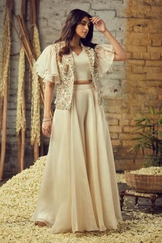 Shop for Nehha Nhata White Organza Floral Embroidered Jacket Sharara Set for Women Online at Aza Fashions Jacket Sharara, Function Dresses, Trendy Outfits Indian, Lehenga Designs Simple, Traditional Indian Dress, Indian Dresses Traditional, Fancy Dresses Long, Traditional Indian Outfits, Trendy Dress Outfits