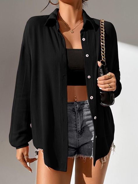 Loose Black Shirt Outfit Women, Outfits With Black Shirts Women, Black Button Down Shirt Outfit Summer, Styling Black Button Up Shirt, Black Shirt Summer Outfit, Summer Outfit Inspo Casual Street Styles, Black Shirt Styling Women, Black Long Shirt Outfit, How To Style A Black Button Up Shirt