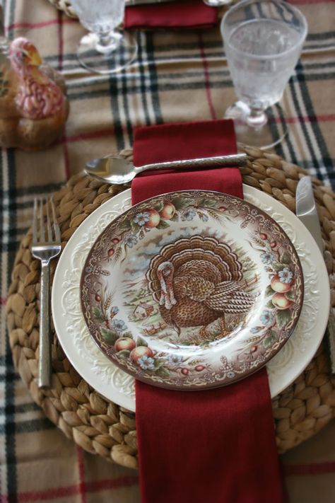 A variety of turkey plates look great with the colors in this plaid table scarf.  I just love the colors of fall! Thanksgiving Centerpieces Table, Turkey Plates, Thanksgiving Wishes, Table Setting Decor, Autumn Table, Thanksgiving Table Settings, Beautiful Table Settings, Fall Tablescapes, Thanksgiving Tablescapes