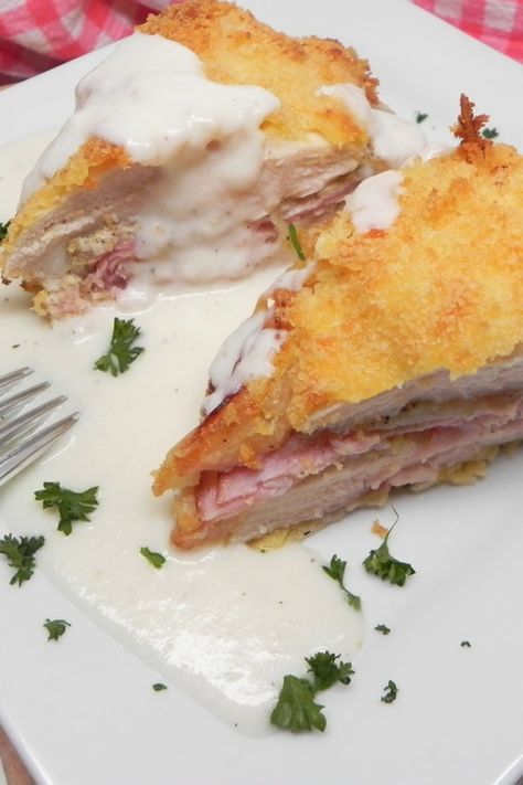 Sauce For Chicken Cordon Bleu, Cheese Sauce For Chicken, Swiss Cheese Sauce, Chicken Casserole Dinners, Cordon Bleu Recipe, Chicken Cordon Bleu Recipe, Caramelized Bacon, Sandwich Sauces, Breaded Chicken Breast