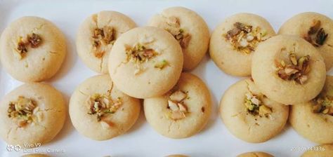 Custard Nankhatai Soft Fudge, Peda Recipe, Milk Maid, Condensed Milk Recipes, Diwali Food, Indian Dessert Recipes, Artisan Food, Indian Sweet, Indian Desserts