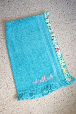 Bath wrap tutorial. Very detailed Towel Embroidery Designs, Wrap Tutorial, Spa Wraps, Bath Wrap, Sewing Crafts Tutorials, Towel Crafts, Diy Spa, Towel Wrap, Spa Towels