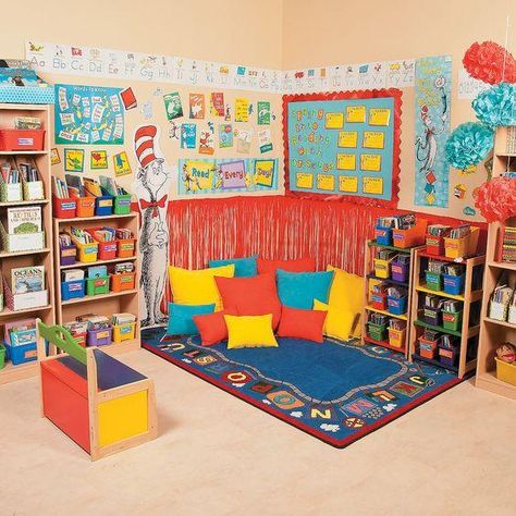 25 Dreamy Reading Corner Ideas Your Students Will Love Book Corner Classroom, Preschool Reading Corner, Dr Seuss Classroom Theme, Reading Corner Kids, Reading Corner Classroom, Dr Seuss Classroom, Seuss Classroom, Reading Corners, Classroom Decor High School