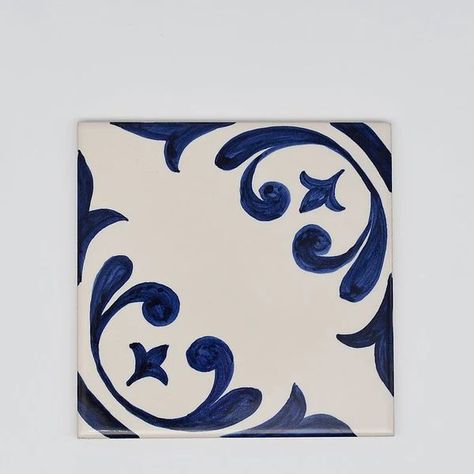 Portugal Ceramics, Portugal Tiles, Hand Painted Frames, Portuguese Tile, Portuguese Tiles, Talavera Tiles, Soyut Sanat Tabloları, Hand Painted Tiles, Blue Tiles