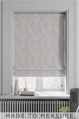 Roman Blinds Bedroom, Roman Blinds Living Room, Blue Roman Blinds, Roman Curtains, Living Room Design Inspiration, Mini Blinds, Fabric Blinds, Apartment Plans, Roman Blind