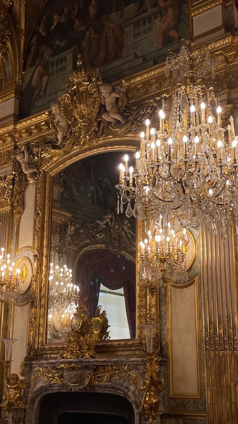 Louvre Aesthetic, Maximalism Decor, Paris Louvre, Royal Core, Le Louvre, Castle Aesthetic, Royal Aesthetic, Gold Aesthetic, Baroque Architecture