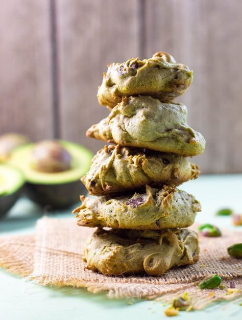 Avocado Cookies with Chocolate Chips & Pistachios-1431 Avocado Cookies, Cookies With Chocolate Chips, Cookies With Chocolate, Gluten Free Cookie Recipes, Avocado Chocolate, Gf Desserts, Gluten Free Sweets, Vegan Dessert, Avocado Recipes