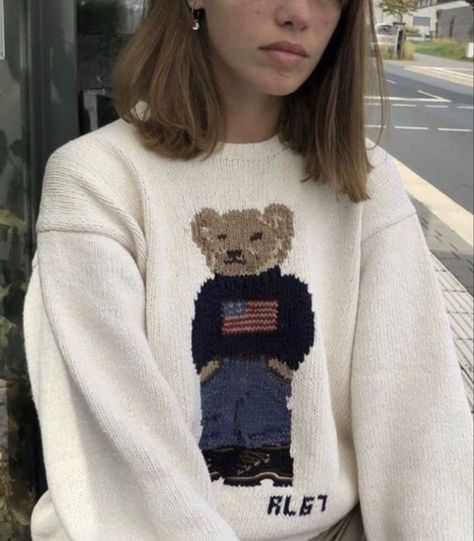 Polo Bear Ralph Lauren, Bear Sweater, Polo Bear, Stockholm Fashion, Ralph Lauren Outfits, Mode Inspo, Ralph Lauren Sweater, 가을 패션, Mode Vintage