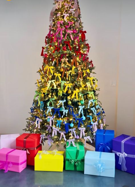 Ribbon Bow Trees - The Hottest Christmas Trend - Kelly Elko Bow Tree, Bow Christmas Tree, Rainbow Christmas Tree, Bow Garland, Rainbow Bow, Rainbow Ribbon, Rainbow Tree, Rainbows Christmas, Christmas Tree Bows