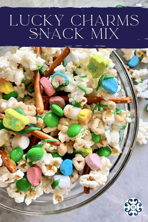 St Patricks Snacks, Chicken Business, St Patrick Day Snacks, Popcorn Mix, Lucky Charms Cereal, Kids In The Kitchen, Trail Mix Recipes, Chex Mix Recipes, St Patricks Day Food