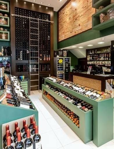 Wine Boutique Shops, Small Shop Interior, Wine Store Design, Wine Shop Interior, Craft Beer Shop, Alcohol Shop, Grocery Store Design, Liquor Shop, Wine Stand