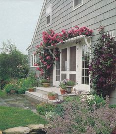 9 Pergola Patio Ideas Diy, Backyard Door, Shed Inspiration, Yard Crashers, Door Pergola, Diy Screen Door, Pergola Diy, Cheap Pergola, Backyard Flowers