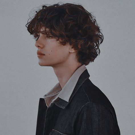 James Herondale, Aesthetic People, Curly Hair Men, Hair Reference, Grunge Hair, Haircuts For Men, Anton, Short Curly, Hair Inspo