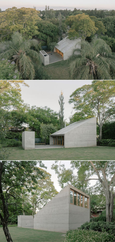 In a hushed dialogue, the project reimagines aspects present at the location: a residence featuring a pitched roof, the choice of materials, and the proportions of the surrounding plant life. #ArchitectureProjects #ArchitecturalDesign #ModernArchitecture #ArchitecturalInspiration #ArchitecturalPhotography #Housedesign #Concretehouse Environmental Architecture, Sloping Roof, Indian House Plans, Concept Models Architecture, Japan Architecture, Small Cottages, Roof Architecture, Concrete House, House Roof