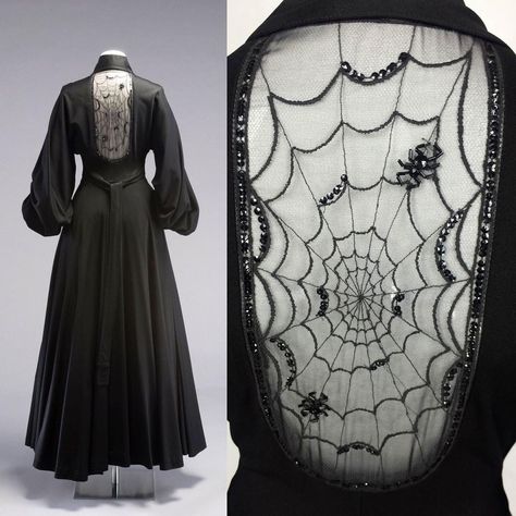 John Bates for Jean Varon, 1973 Spider Dress, Spiderweb Dress, Yennefer Of Vengerberg, Museum Fashion, Diy Vetement, Spider Webs, Alt Fashion, Gothic Outfits, Goth Outfits