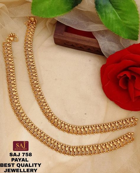 Padhasaram Gold, Kolusu Designs Gold, Kolusu Designs, Gold Anklets Indian, Gold Payal, Bengali Gold Jewellery, Dollar Chain, South Asian Jewelry, Silver Anklets Designs