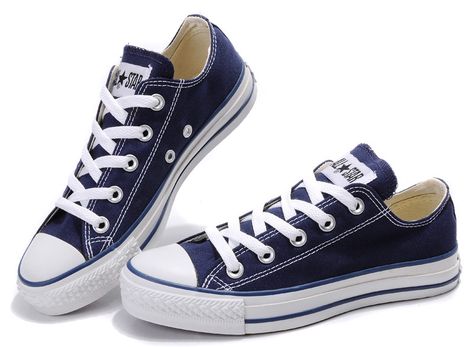 Converse | ALLSTAR CONVERSE DARK BLUE LOW TOP Dark Blue Converse, Allstar Converse, Converse Style Women, Blue Converse, Girls Converse, Sneaker Lovers, All Stars Converse, Converse Style, Bella Swan