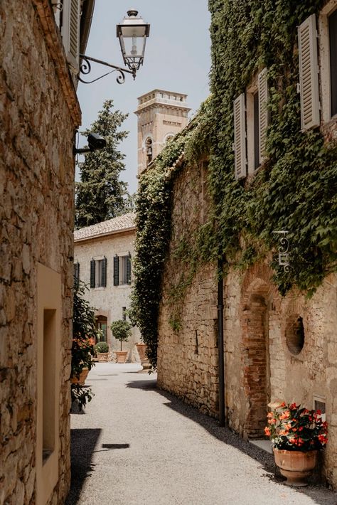 Italy Aesthetic, Italian Wedding, Pretty Places, Travel Inspo, Oh The Places Youll Go, Dream Destinations, Travel Aesthetic, Beautiful Destinations, Travel Dreams