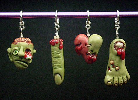 ZOMBIE stitch markers! Oh yeah! Clay Zombie, Polymer Creations, Heart Tutorial, Diy Fimo, Polymer Clay Halloween, Halloween Clay, Clay Sculptures, Halloween Decorating, Cute Polymer Clay