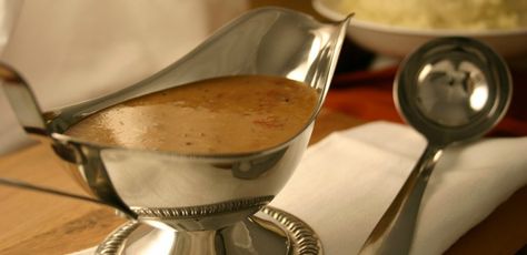 How to keep gravy warm. Giblet Gravy Recipe, Turkey Giblet Gravy, Beef Gravy Recipe, Making Turkey Gravy, Turkey Giblets, Giblet Gravy, Gluten Free Gravy, Good Gravy, Vegan Gravy