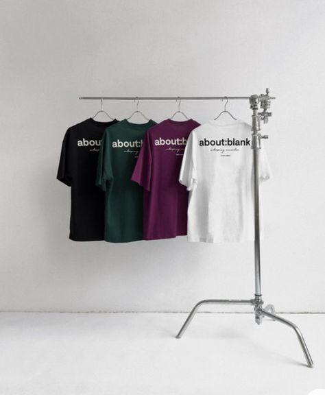 Merch Photoshoot Ideas Studio, Leo Photoshoot, Shirt Photoshoot, T-shirt Photography, Chinese Market, Tshirt Photography, Old School Tattoo Designs, Hoodie Mockup, Outfits Hombre