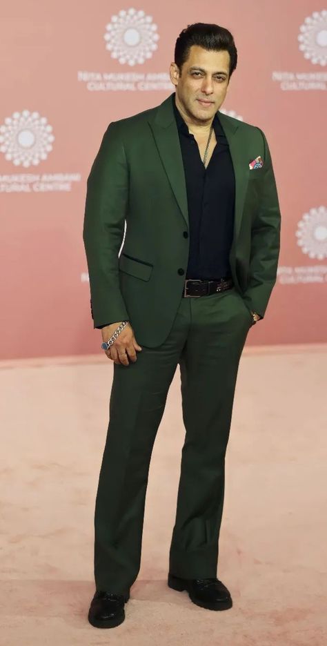 Salman Khan Suit Style, Srk In Suit, Salman Khan In Suit, Bootcut Formal Pants Men, Salman Khan Suit, Green Blazer Outfit Men, Unique Mens Wedding Suits, Animations Cartoon, Marvel 4k