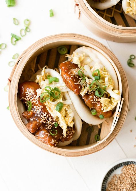 Sesame Chicken Gua Bao - Eat Cho Food  #easyrecipe #easydinner #quickandeasy #quickdinner #friedchicken #sesamechicken #chinesefood #chinesefoodrecipes #asianfood #steamedbuns #buns #bao #steamedbao #sliders #sesamechicken #sesame #foodphoto #foodphotography #foodstyling #foodblogger #foodblog Restaurant Content, Steam Buns Recipe, Steamed Bao Buns, Gua Bao, Food Reference, Lunch Catering, Bacon Sandwich, Chinese Dumplings, Dream Food