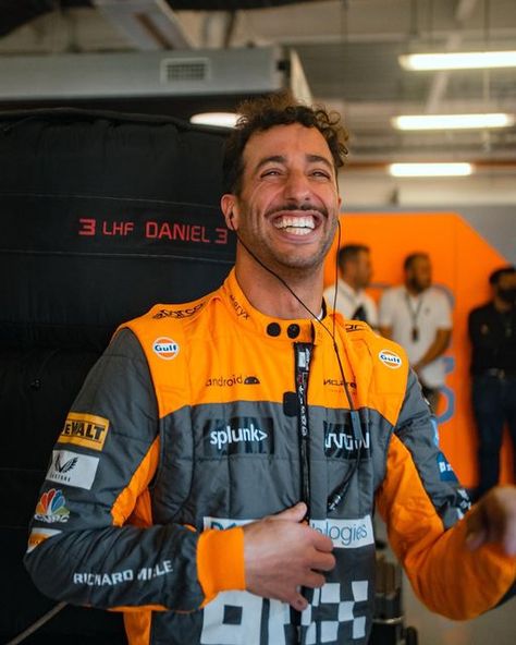 Ricciardo F1, Everyday Outfits Summer, Fitness Fashion Outfits, Why Do Men, British Grand Prix, Daniel Ricciardo, Mclaren F1, November 1, F1 Drivers