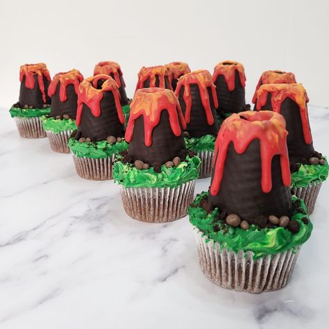 Food Volcano, Volcano Birthday Party, Lava Party, Volcano Cupcakes, Volcano Party, Volcano Birthday, Hawaiian Halloween, Dino Birthday Cake, Cupcake Ice Cream Cones