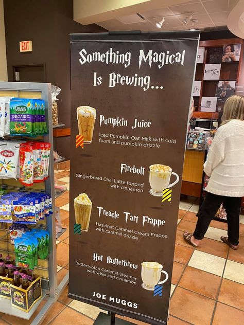 Starbucks Drinks Harry Potter, Starbucks Secret Menu Drinks Harry Potter, Hufflepuff Starbucks Drink, Harry Potter Coffee Drinks, Harry Potter Coffee, Harry Potter Starbucks Drink, Harry Potter Cookbook, Harry Potter Drinks, Harry Potter Snacks