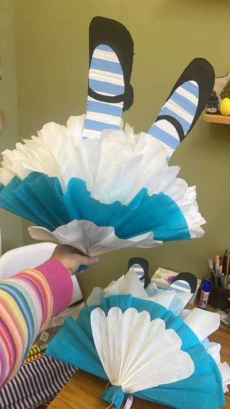 Alice In Wonderland Party Diy Decorations, Alice In Wonderland Hallway Decorations, Alice In Wonderland Display, Alice In Wonderland Paper Crafts, Alice In Wonderland Crafts For Kids, Diy Alice In Wonderland Decorations, Alice In Wonderland Decor, Alice In Wonderland Props, Decoration Paper Craft