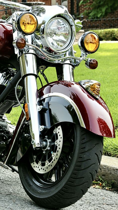 Indian Motorcycle Art, Indian Chief Classic, Indian Cycle, Indian Motorbike, Мотоциклы Harley Davidson, Vintage Indian Motorcycles, Enduring Love, Indian Motorcycles, Motorcycle Pictures