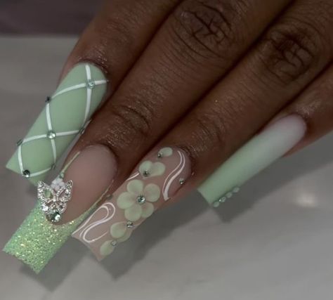 Sweet 16 Nails, Quinceanera Nails, Mint Green Nails, Mint Nails, Green Acrylic Nails, Tapered Square Nails, Spring Acrylic Nails, Green Nail Designs, Colored Acrylic Nails