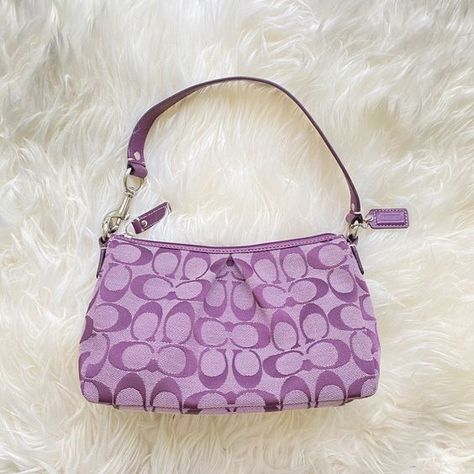 Purple coach mini bag demi purse Violet Interior, Interior Purple, Coach Mini Bag, Purple Coach, Mini Baguette, Baby Purple, Trendy Purses, Luxury Purses, Fancy Bags