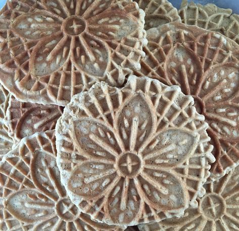 Gingerbread Pizzelle Butterball Cookies, Gingerbread Biscotti, Italian Fig Cookies, Cranberry Pistachio Biscotti, Italian Wedding Cookies, Italian Almond Cookies, Fig Cookies, Pistachio Biscotti, Italian Christmas Cookies