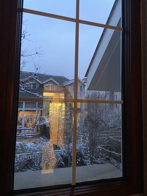 snowy winter window view Romanticising Winter, Snowy Window, Window Views, High Windows, Wonder Land, Winter Window, Snowy Winter, Window View, Snowy Day