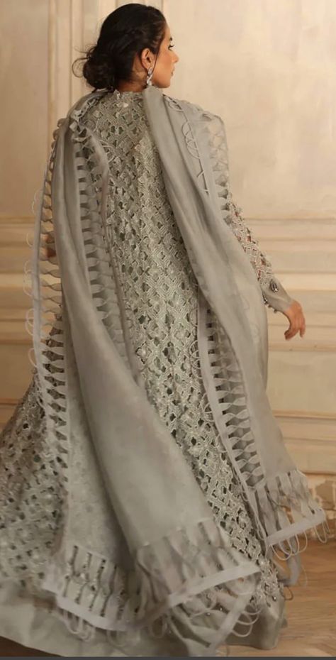 Dupatta Designs Ideas, Casual Bridal Dress, Dupatta Design, Lace Dress Design, Moroccan Fashion, Pakistani Fancy Dresses, Modest Dresses Casual, Dress Design Patterns