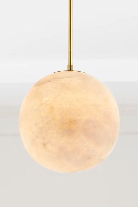 HEUD0 Alabaster Pendant Light Alabaster Pendant Light, Brewery Interior, Alabaster Light, Silver Living Room, Wood Floor Design, Alabaster Lamp, Classic Chandelier, Alabaster Stone, Foyer Lighting