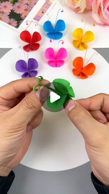 Craft Ideas Paper, Paper Flower Arrangements, Origami Artist, Origami And Quilling, Origami Love, Paper Peonies, Paper Craft Ideas, How To Make Origami, Crafts For Seniors