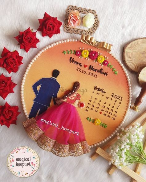 Indian Wedding Gifts For Bride, Gift Hamper Ideas, Wedding Gifts Ideas, Wedding Embroidery Hoop, Hamper Ideas, Embroidery Hoop Art Diy, Wedding Hoop, Diy Wedding Gifts, Wedding Embroidery